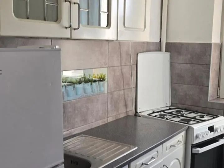 APARTAMENT RENOVAT METROU  ZONA SERBAN VODA - Poză 5