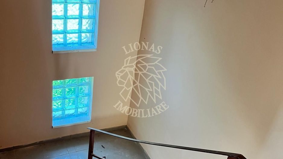 Apartament 4 camere-curte-parcare-balcon-Zona Valea Budacului - Poză 3