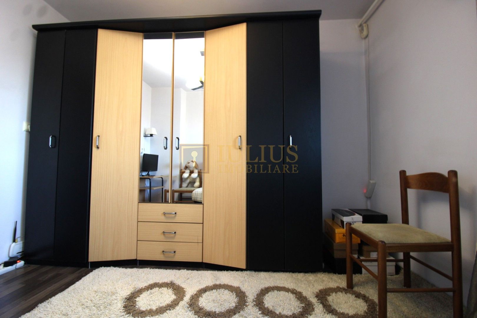 Apartament spatios, 3 camere, semidecomandat, Calea Buziasului - Poză 9