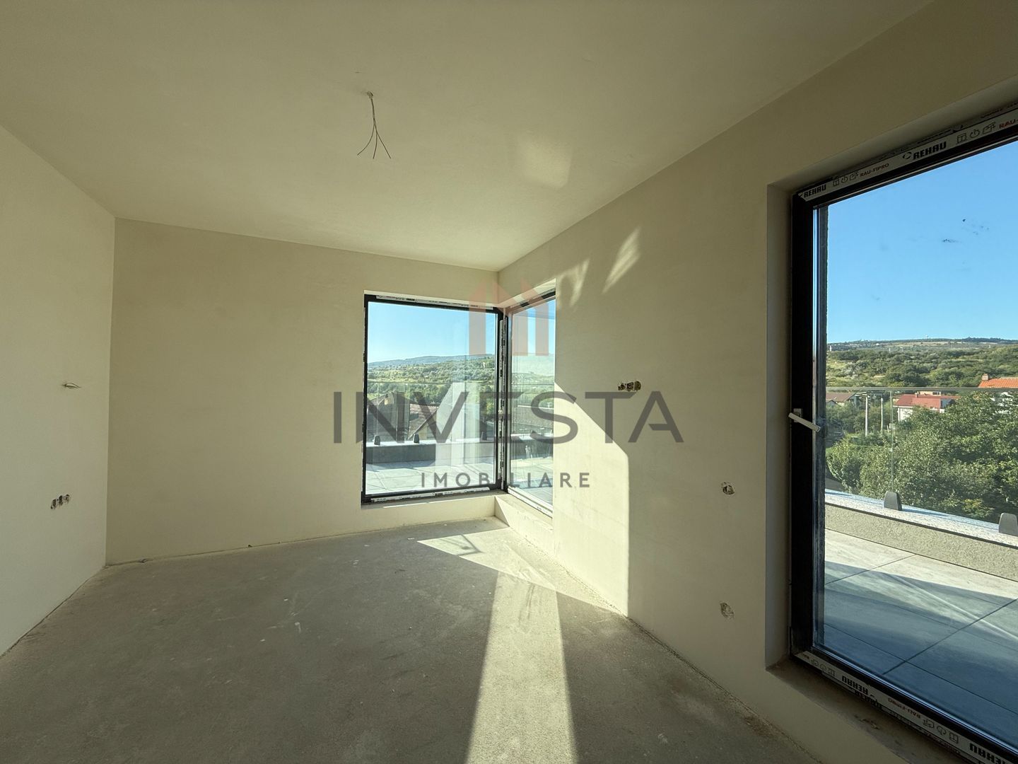 Apartament in vila! 4 camere 125.56 mp utili+29 mp terasa! 2 garaje! - Poză 13