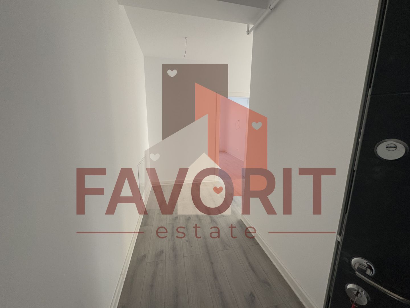 Spatios. Bloc NOU. Disponibil imediat. Strada asfaltata. - Poză 5