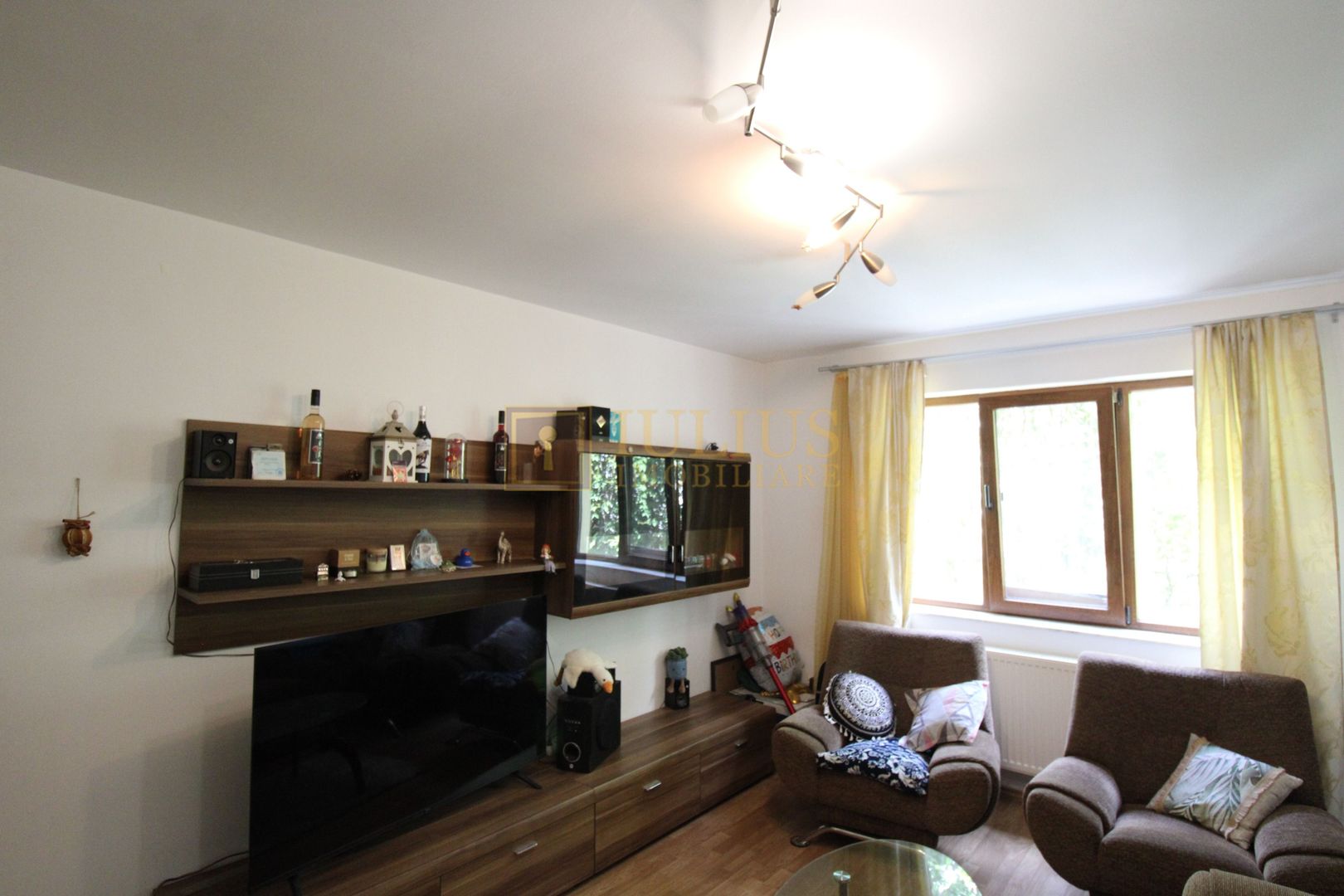 2 Camere,centrala proprie,loc de parcare privat. - Poză 2