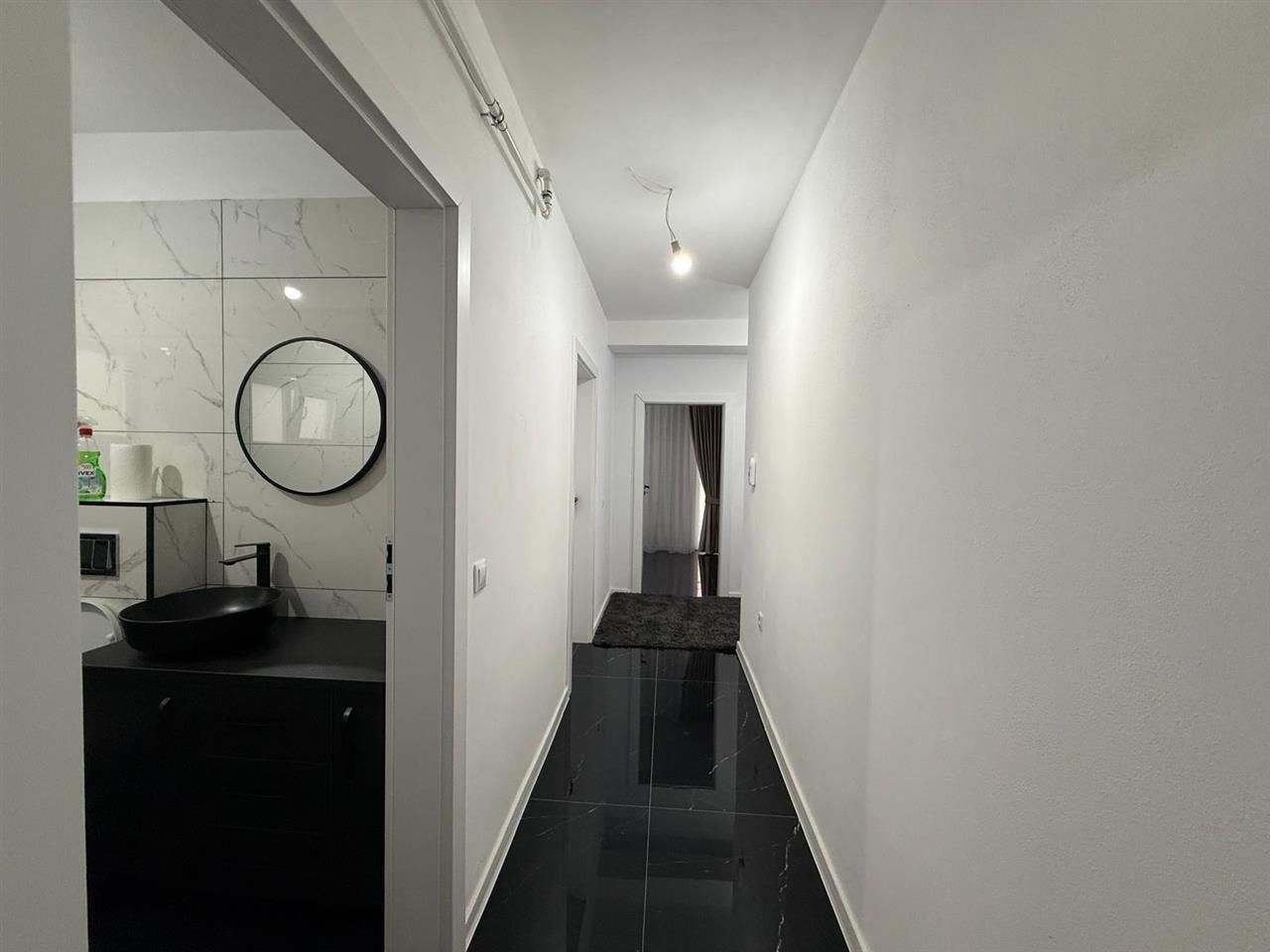 Apartament de vânzare 2 camere decomandate, mobilat și utilat - Poză 3