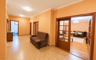 Vila 4 camere | Teren 532 mp | Piscina si foisor | Str. Lupeni - Poză 5