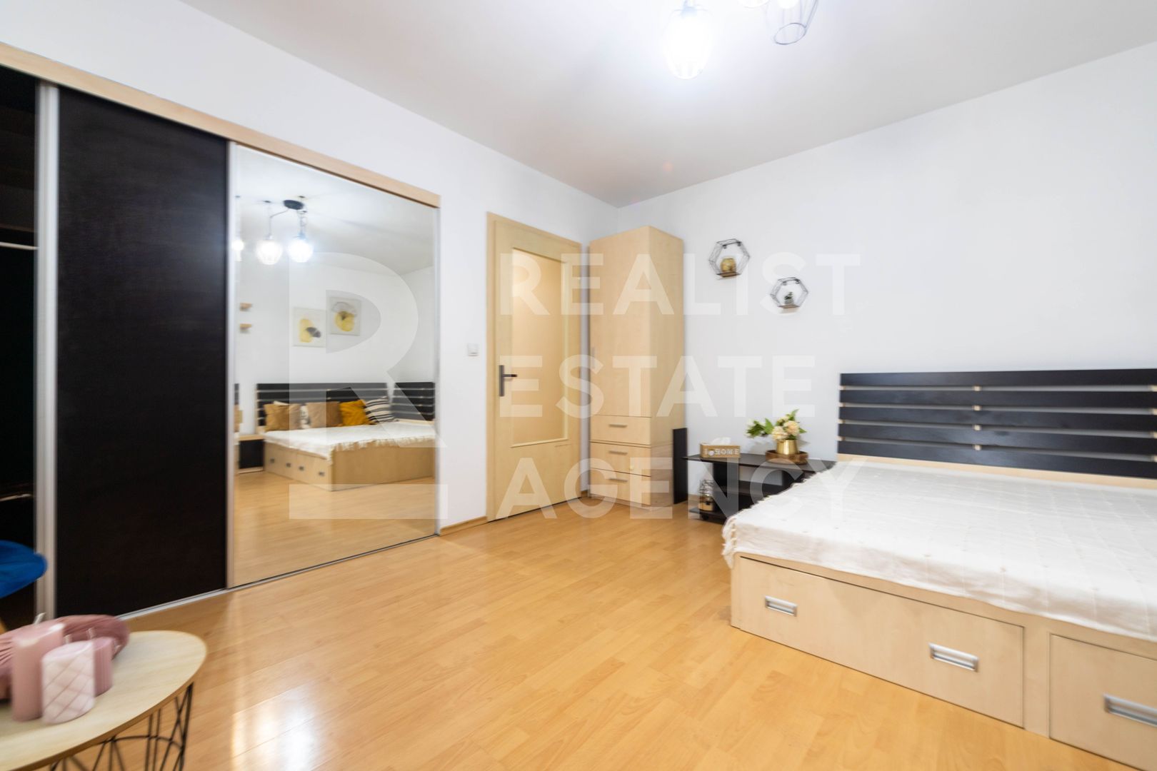 Vânzare, garsonieră în zona Drumul Taberei - Poză 3