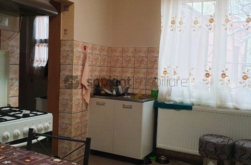 Casa cu 3 cam.in zona ultracentrala - Poză 4