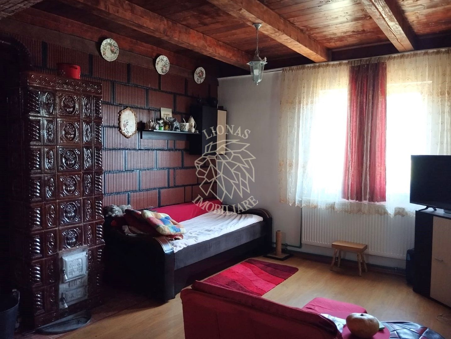 Casa 60 mp+terasa 30 mp-teren 700 mp-garaj-panouri solare-Livezile - Poză 2