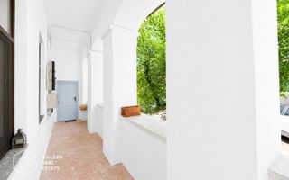 Apartament ultracentral, 2 camere, curte cu acces auto - Poză 11