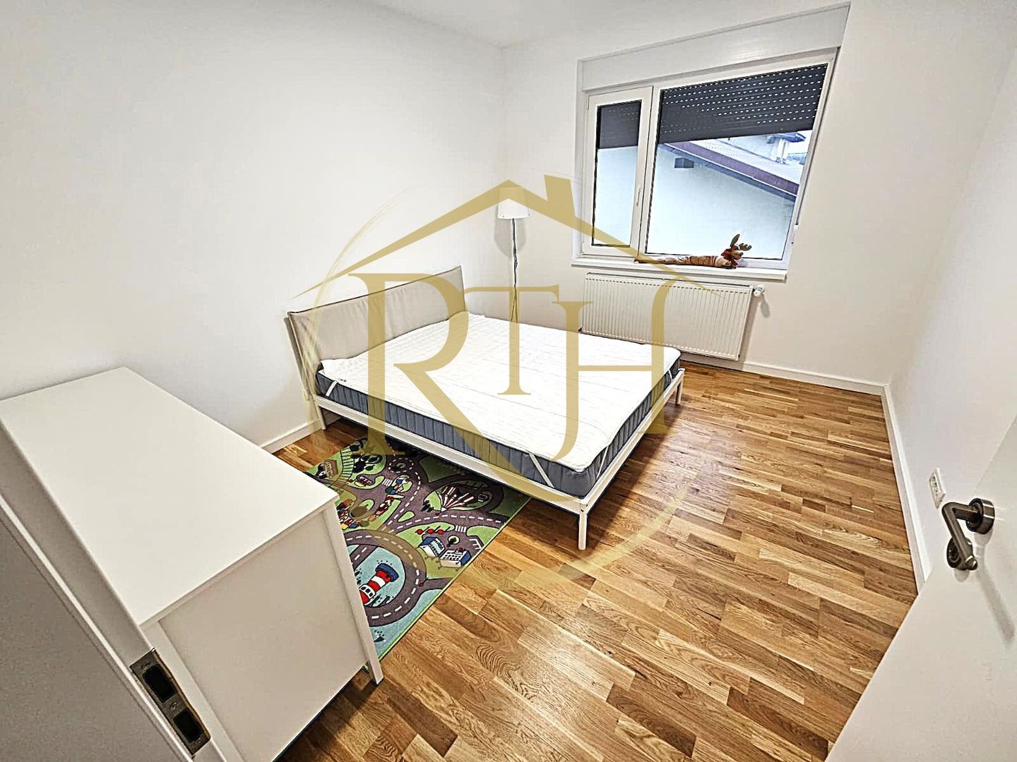 Duplex modern cu 4 camere de închiriat în Moșnița Veche in cartier Serena - Poză 11