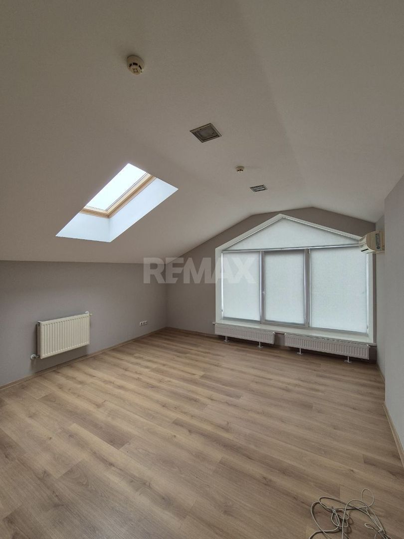 Spațiu comercial cu 6 camere de închiriat în Centru, Chișinău - Poză 5