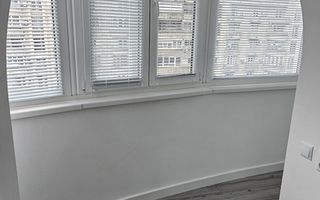 Garsonieră spațioasă cu vedere panoramică, 2 balcoane - Poză 9