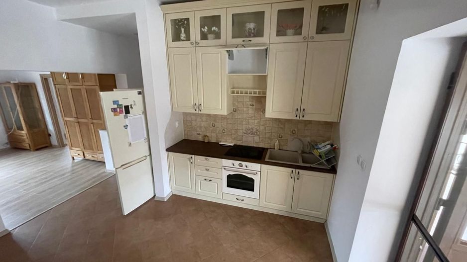 Chirie casă 3 camere ,terasa, curte acces auto – par Bratianu-1000 e/l - Poză 9