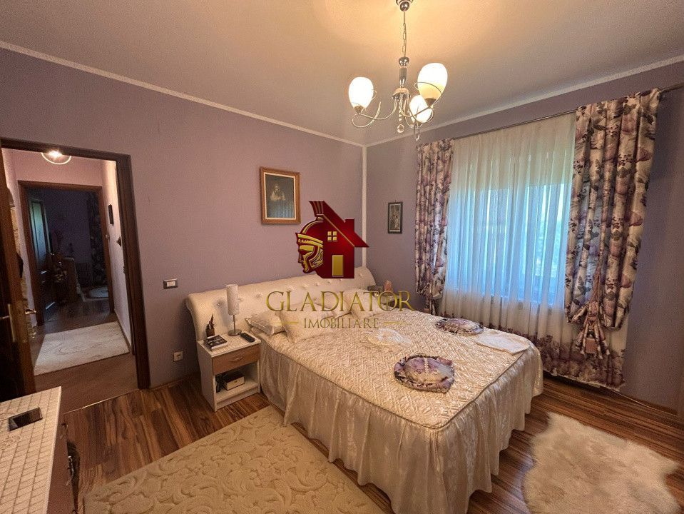 Vila impresionanta Husi + 2835 mp teren, P+1+M, constructie deosebita - Poză 6