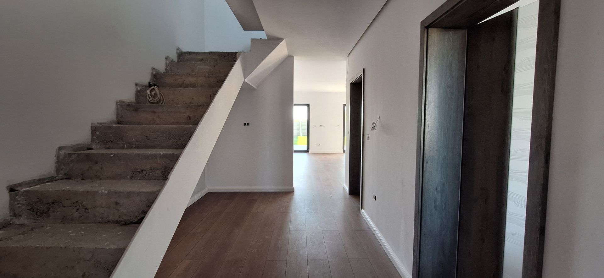 Duplex la cheie cu 5 camere - Poză 7