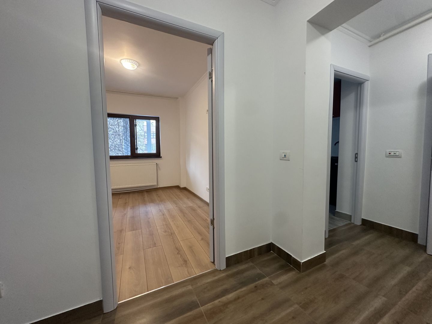 COLENTINA - Teiul Doamnei | 3 Camere Nemobilat | Boiler - Poză 12