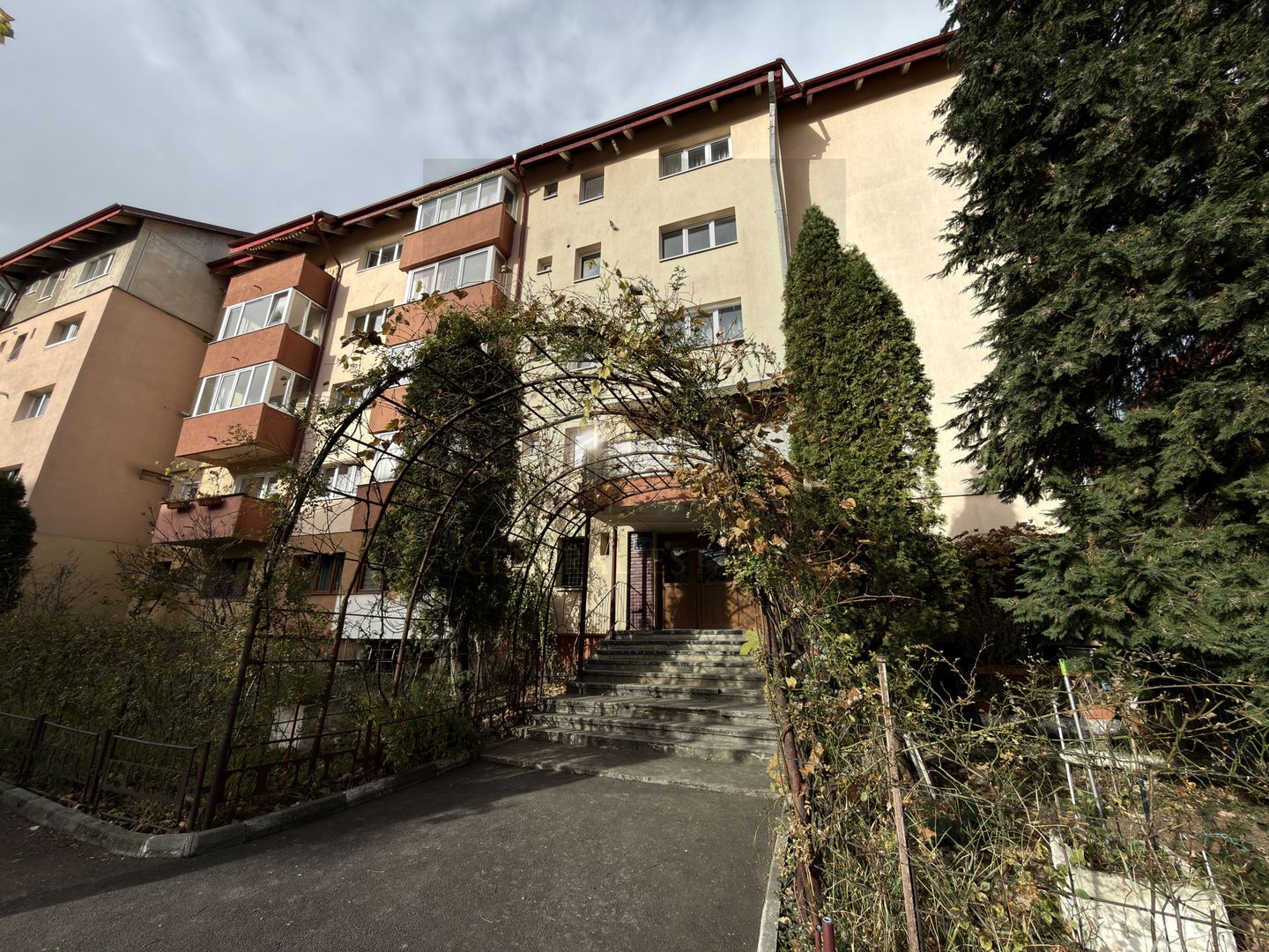 Închiriere Apartament 2 Camere Decomandat – Zona Răcădău, Brașov - Poză 2