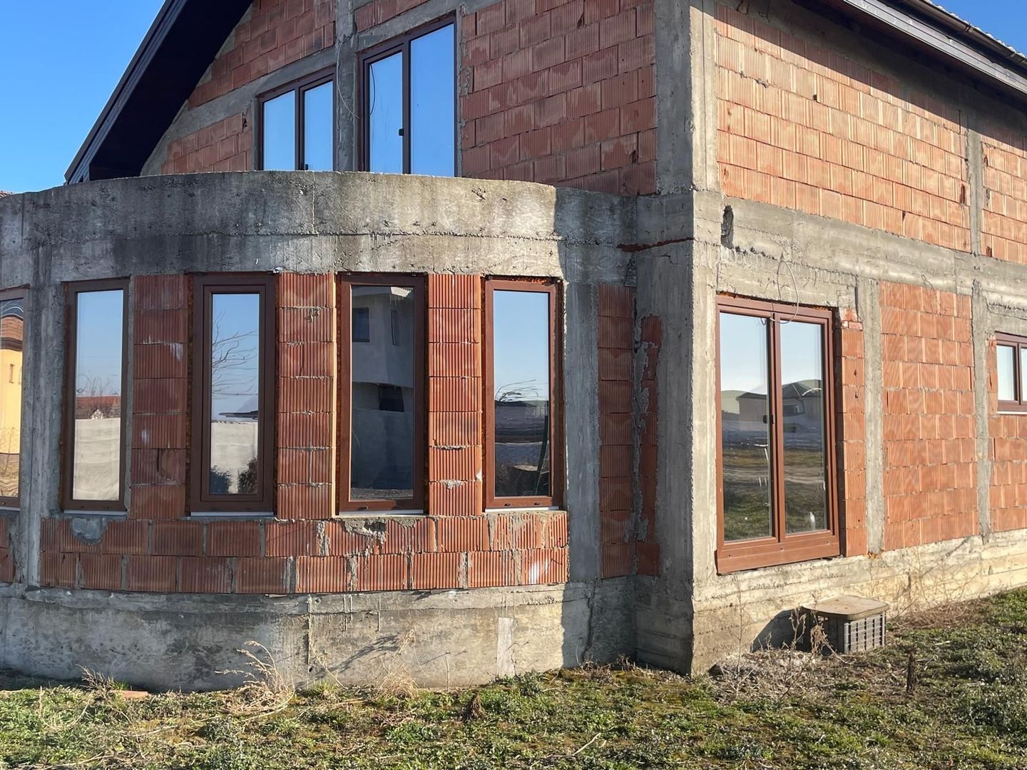 Casa Individuala la rosu - 157mp utili/864 teren Mosnita Noua - Poză 1