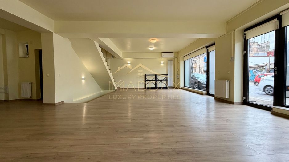 Spatiu Comercial *180mp* // 2 parking spaces // Stefan Cel Mare - Poză 1