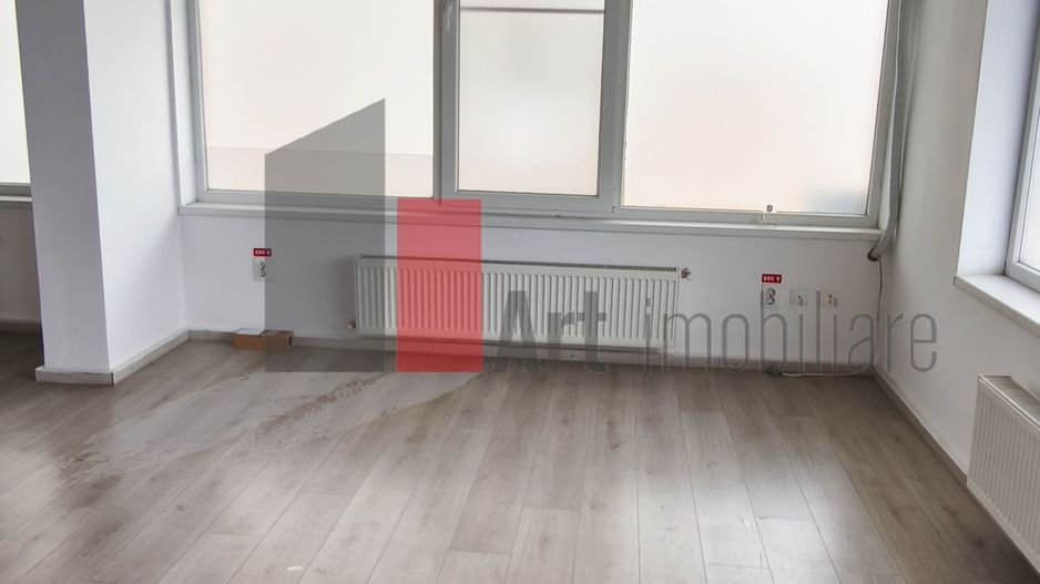 Spatiu comercial 2 etaje stradal, compartimentat - Poză 5