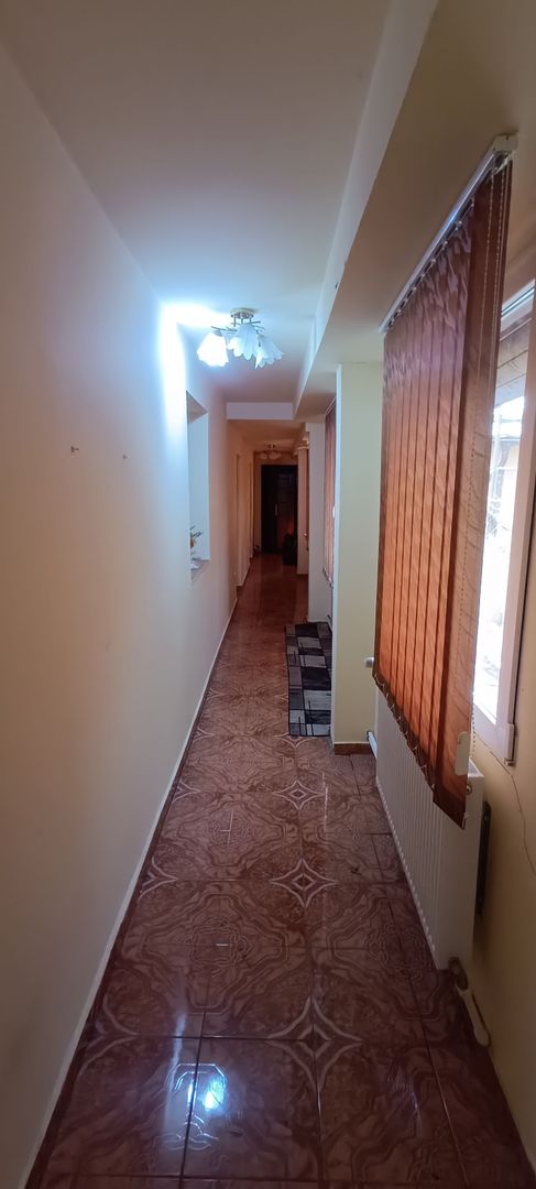 Casă spațioasă cu 4 camere , curte și teren generos în Mașloc - Poză 25