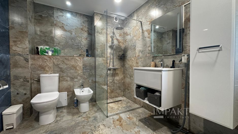 Imobil cu 5 apartamente separate, ideal pentru investitie - zona UMF! - Poză 10