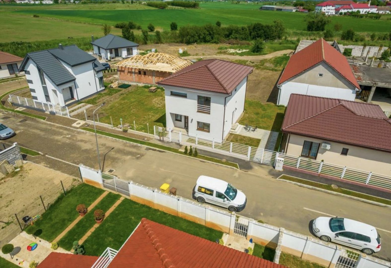 Casă de vânzare modernă și spațioasă – Comision 0%! - Poză 4