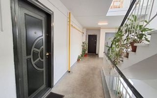 De Vanzare Apartament cu 3 camere  Mall Vitan imobil constr 1985-1990 - Poză 1