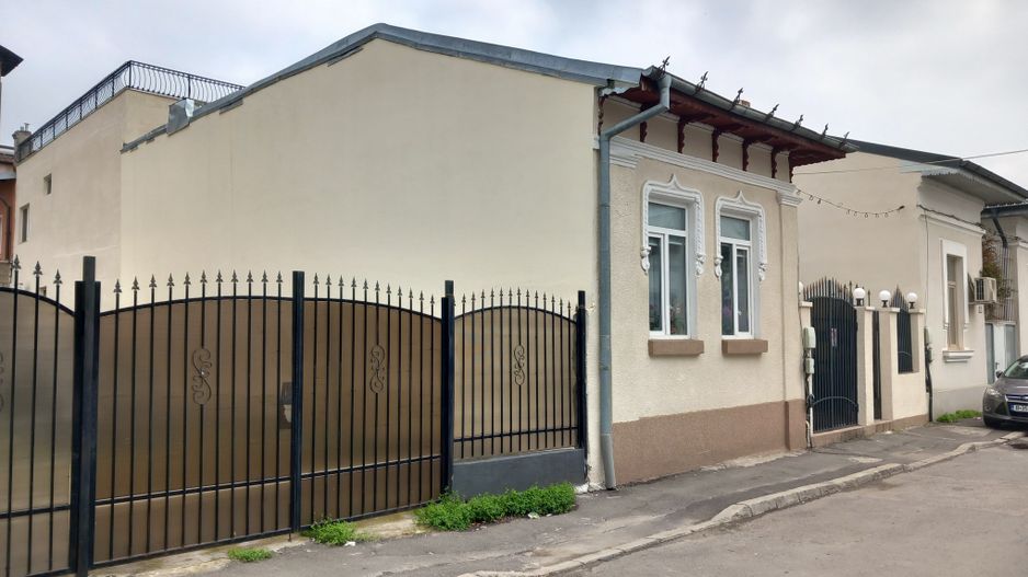 BRASADAS vinde casa curte comuna 3 cam 77mp HALA TRAIAN - Poză 2