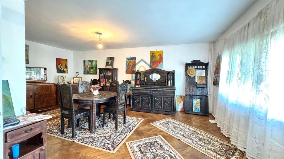 Apartament tip casa de vanzare  P+2  cu garaj -  Sasar - Poză 3