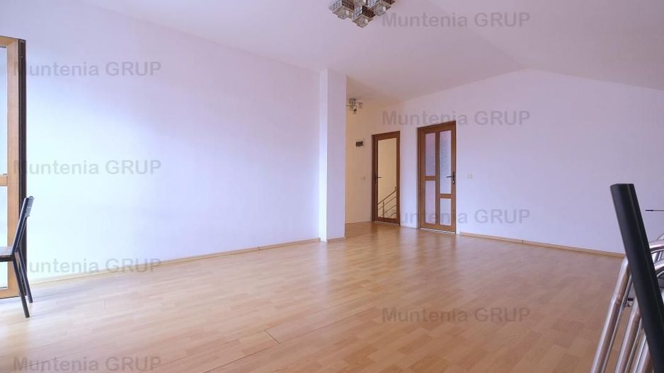 DOBROESTI - Str. Doinei, vila P+E+M, 6 camere, 3 bai cu fininsaje LUX - Poză 20