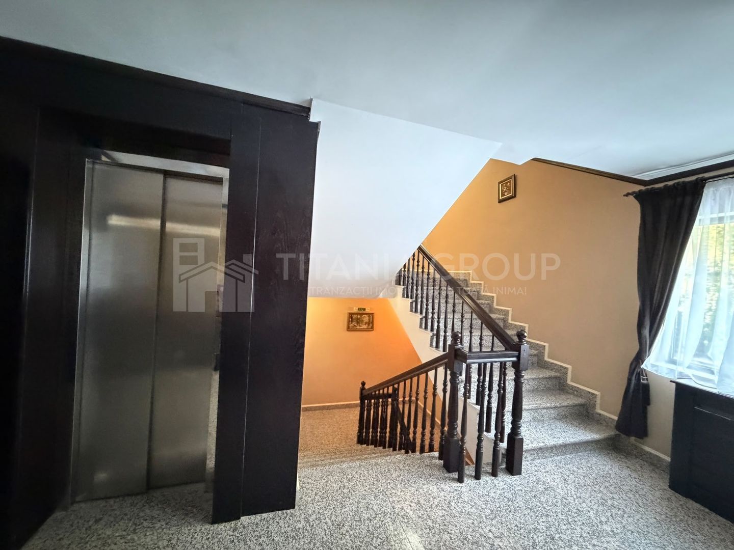 Hotel 4 stele, complet echipat, 85 camere, teren 5000 mp - Predeal - Poză 22