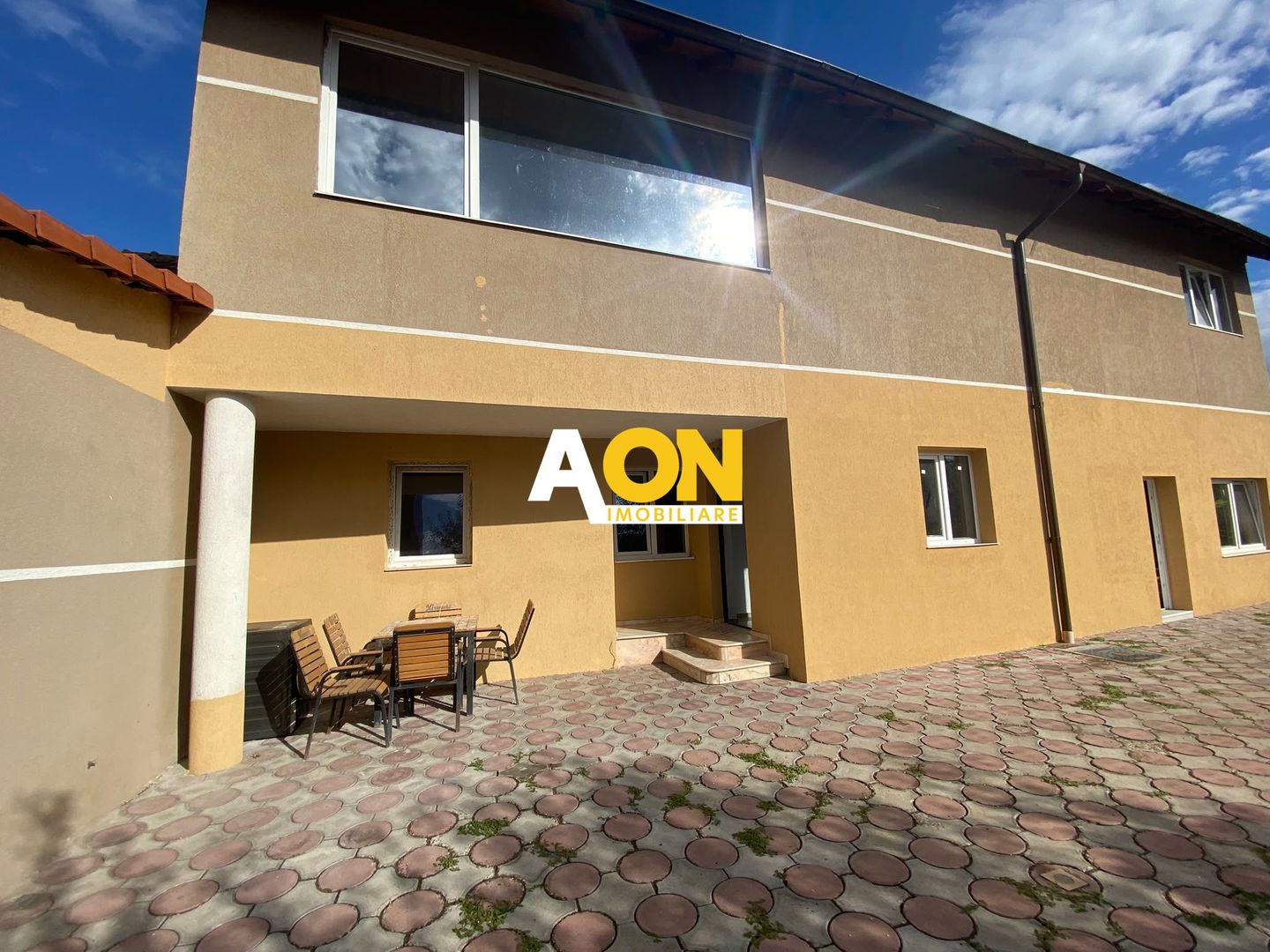 Casa Individuală 7 Camere, 2 Băi,  250 mp Utili - Poză 1