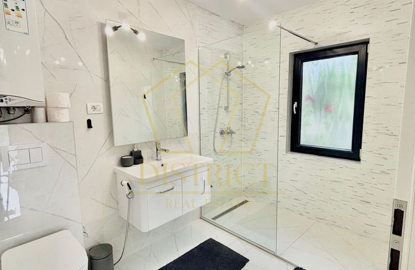 Casa individuala de Lux cu 5 camere, 4 bai si dressing in Braytim la asfalt. - Poză 14
