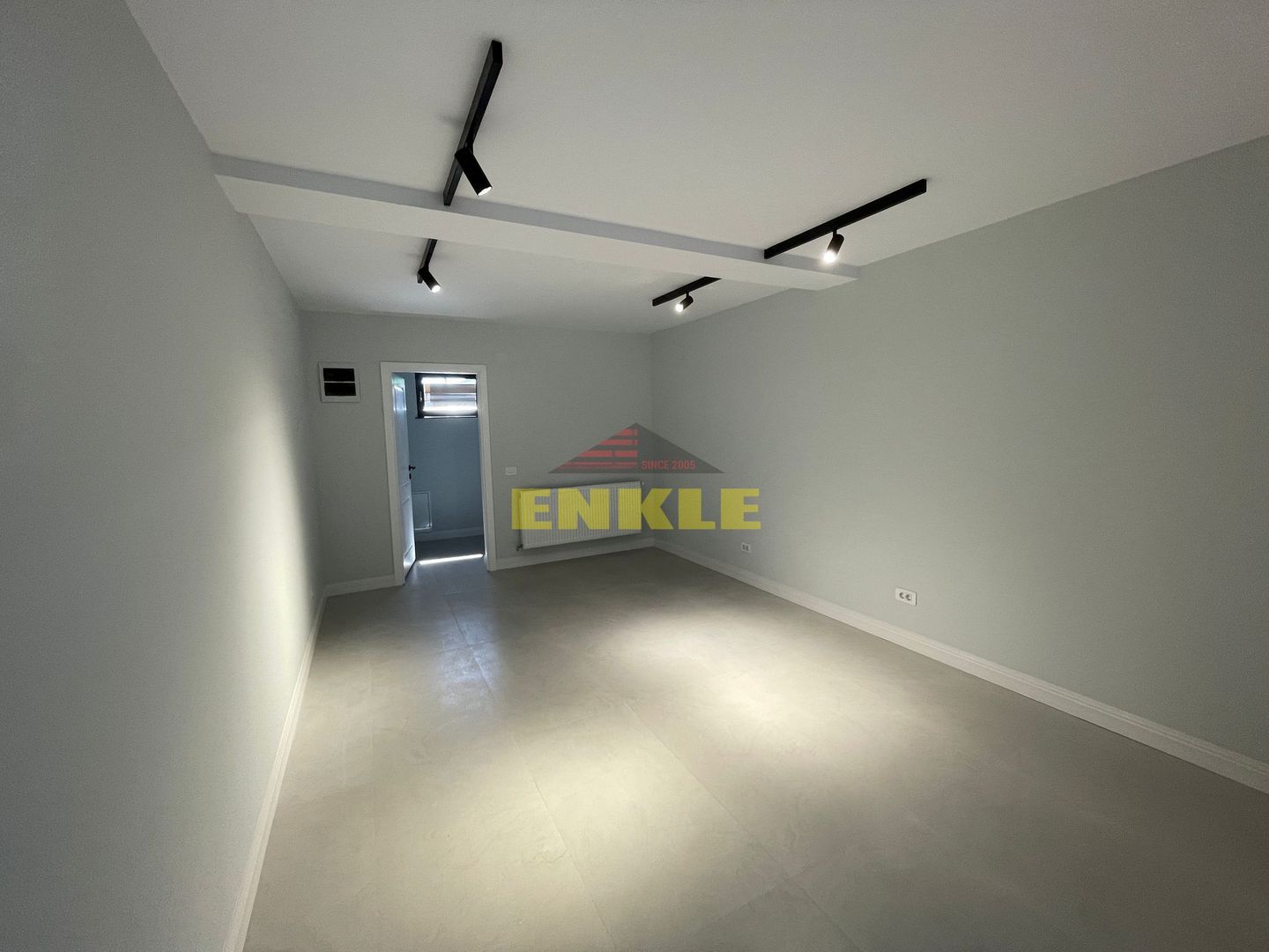 Spatiu comercial, 101 mp renovat complet - Poză 2