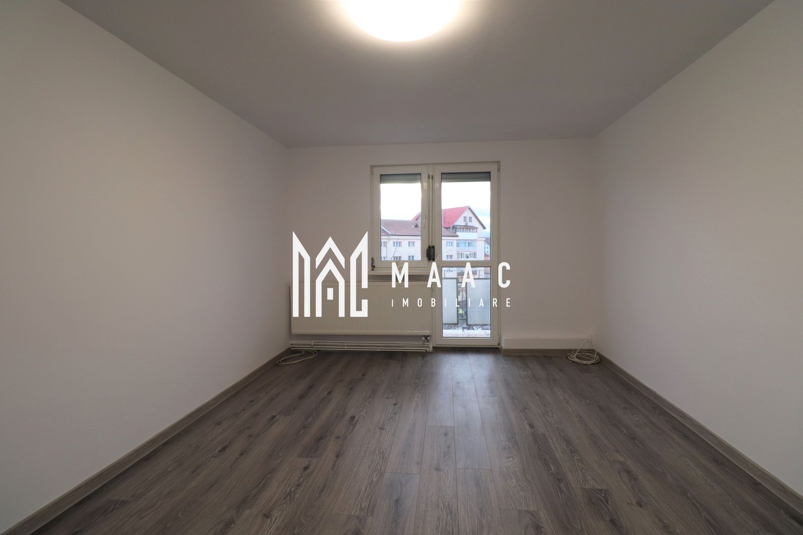 Apartament 3 camere | Balcon | Zona Iorga - Poză 1