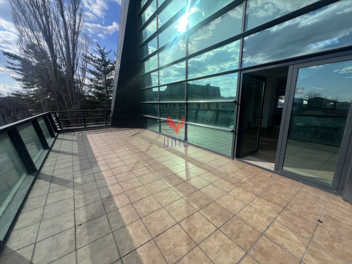 Spatiu Comercial / Birouri Central - Poză 1