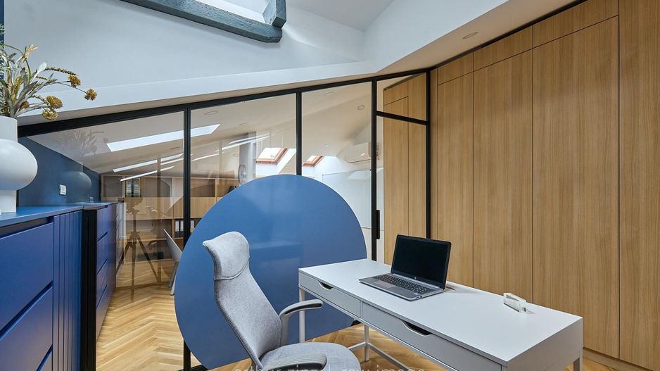 Birou amenajat | Mobilat si utilat | Cladire consolidata si renovata - Poză 15