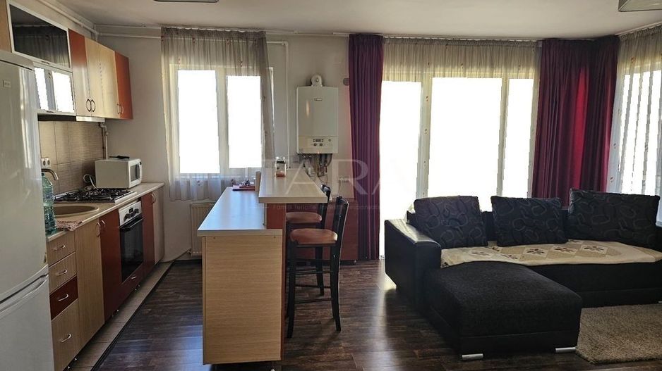 Apartament spațios, 2 camere, 2 balcoane, în zona Florilor. - Poză 2