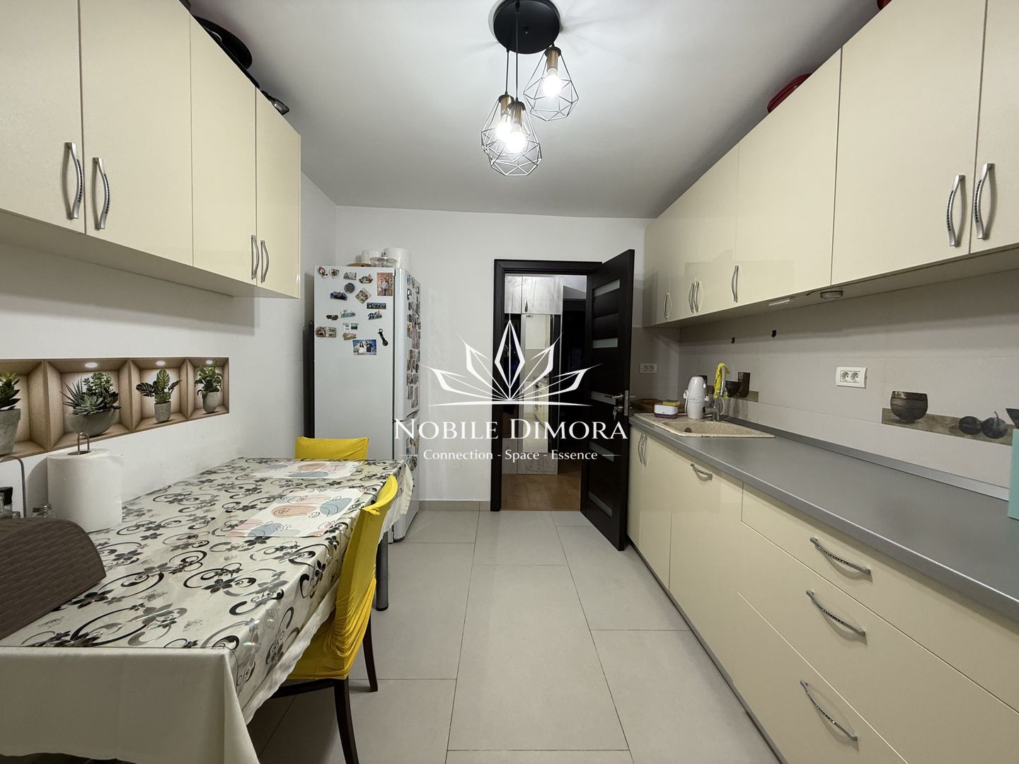 Apartament cu 3 camere de vanzare - 2 balcoane - zona Bucovinei - Poză 10