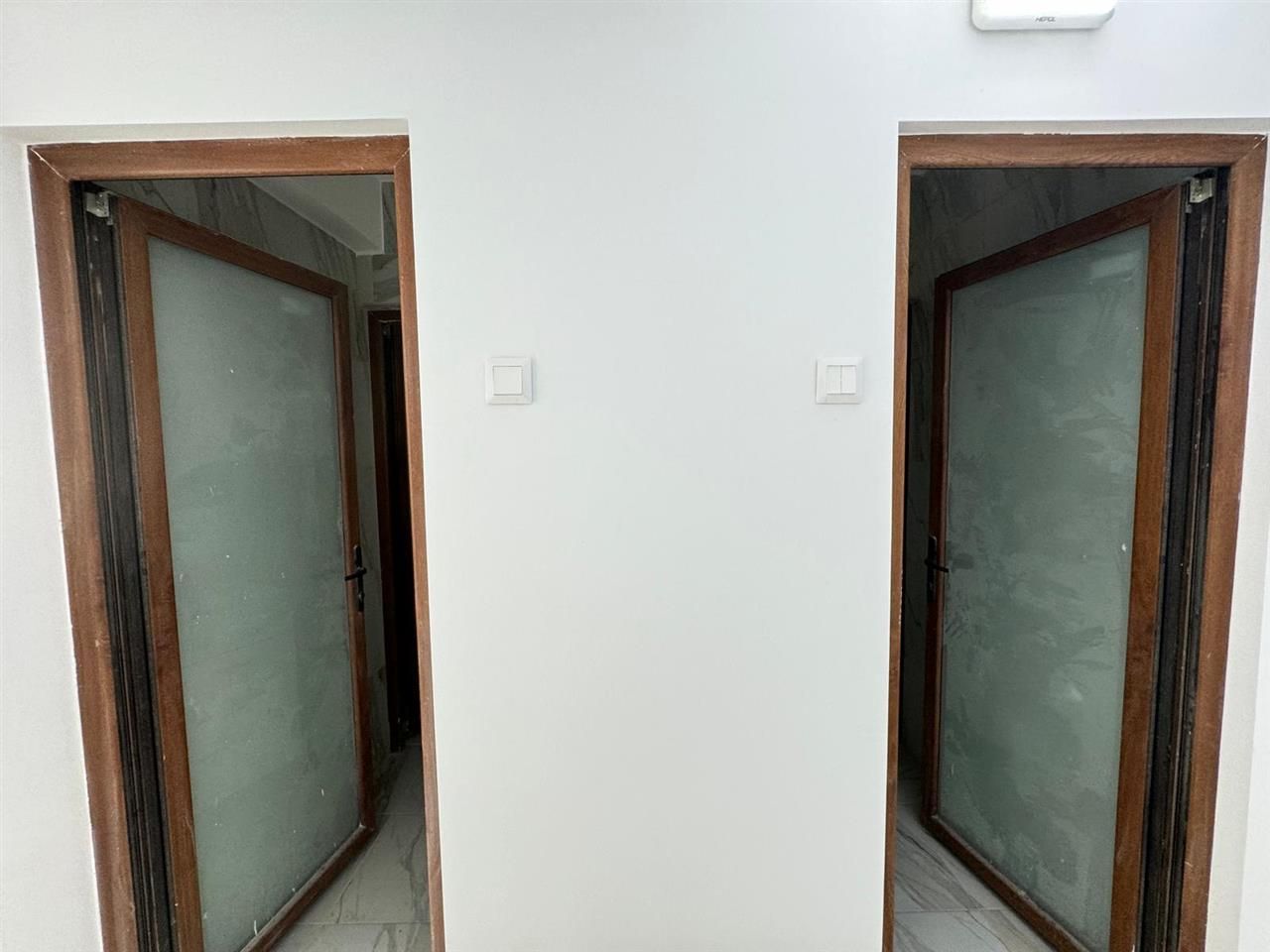 Spatii comerciale moderne de inchiriat, in cladire recent renovata - Poză 21
