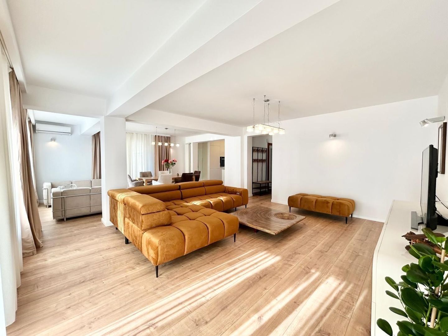 Rent | 4 rooms Villa | Iancu Nicolae I Pipera I Private Garden - Poză 4