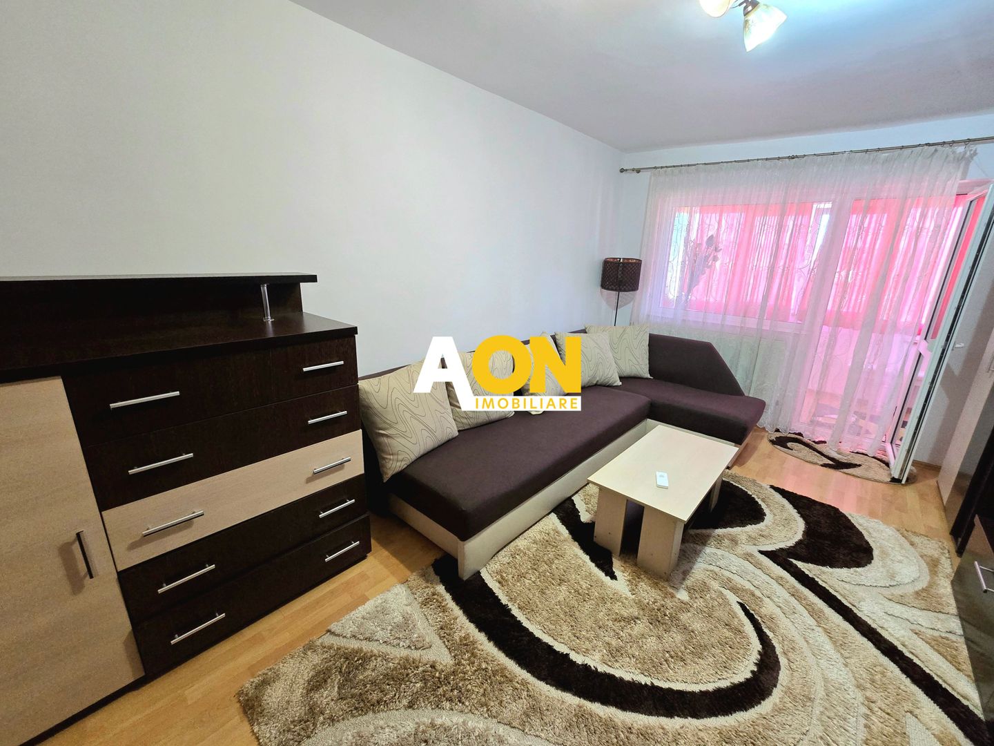 Apartament cu 2 Camere, Bloc cu Lift, Loc de Parcare, Zona Cetate - Poză 1