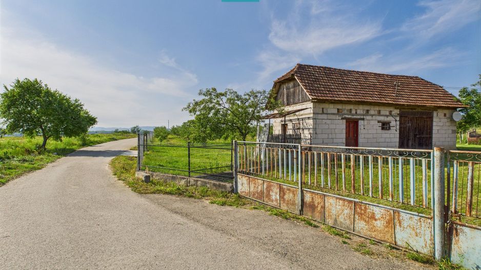 Casă cu teren de 4707 mp în Hălmăgel, județul Arad - Poză 24