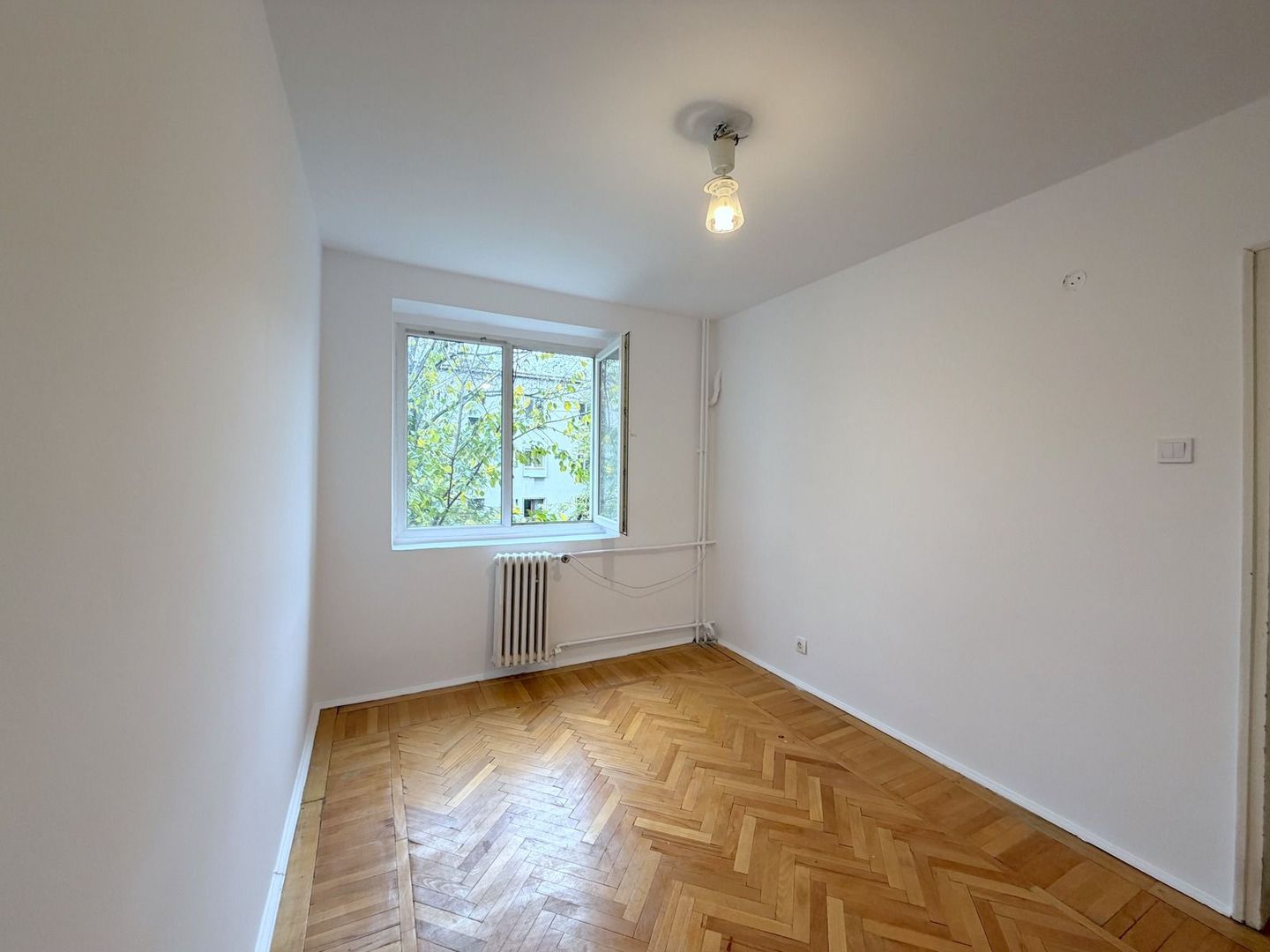 2 camere Chopin-Floreasca etaj 2 din 3 | balcon | vedere gradina - Poză 6