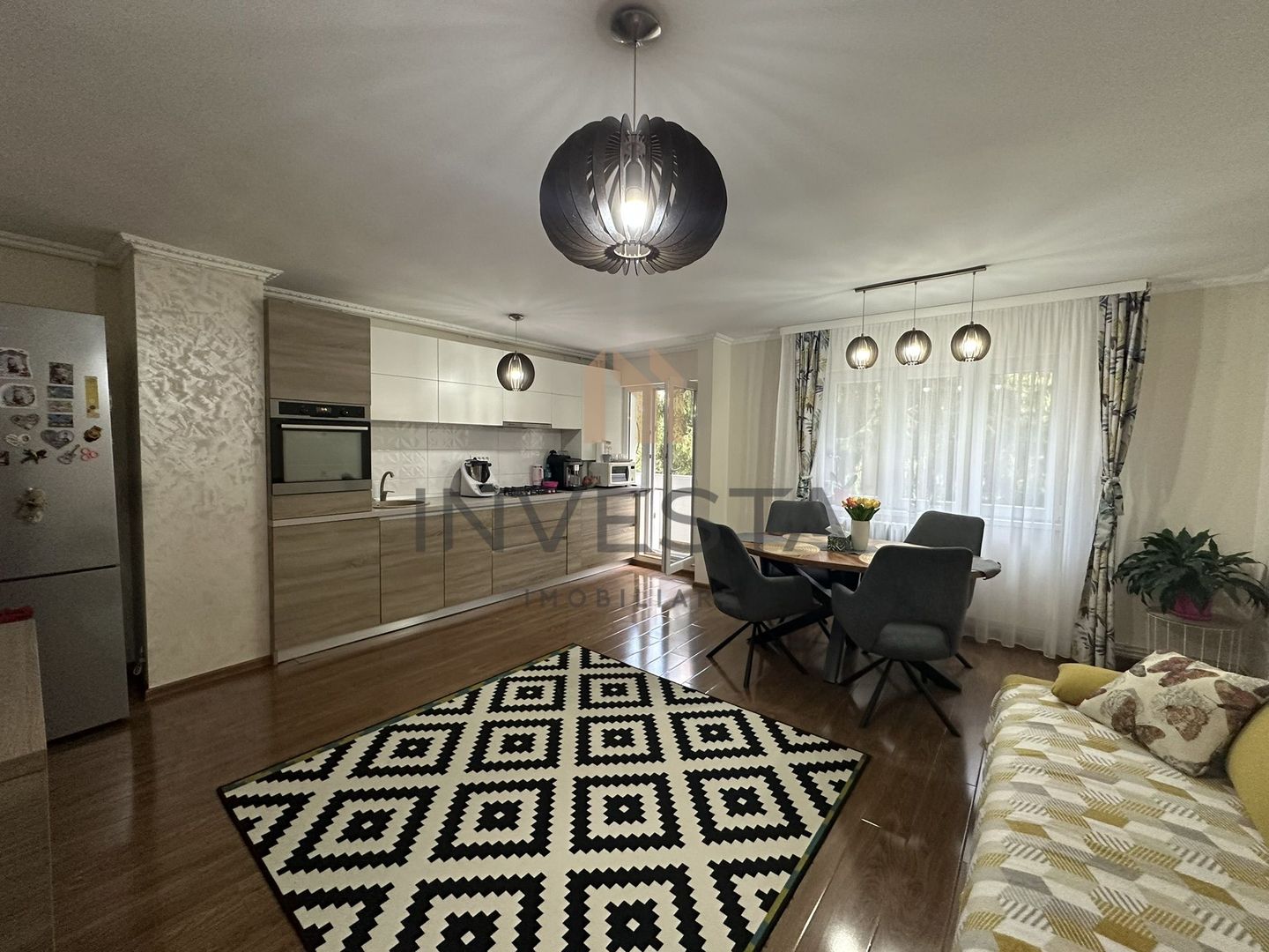 Apartament 3 camere la etajul 2, decomandat! Zona Petrom Manastur! - Poză 2