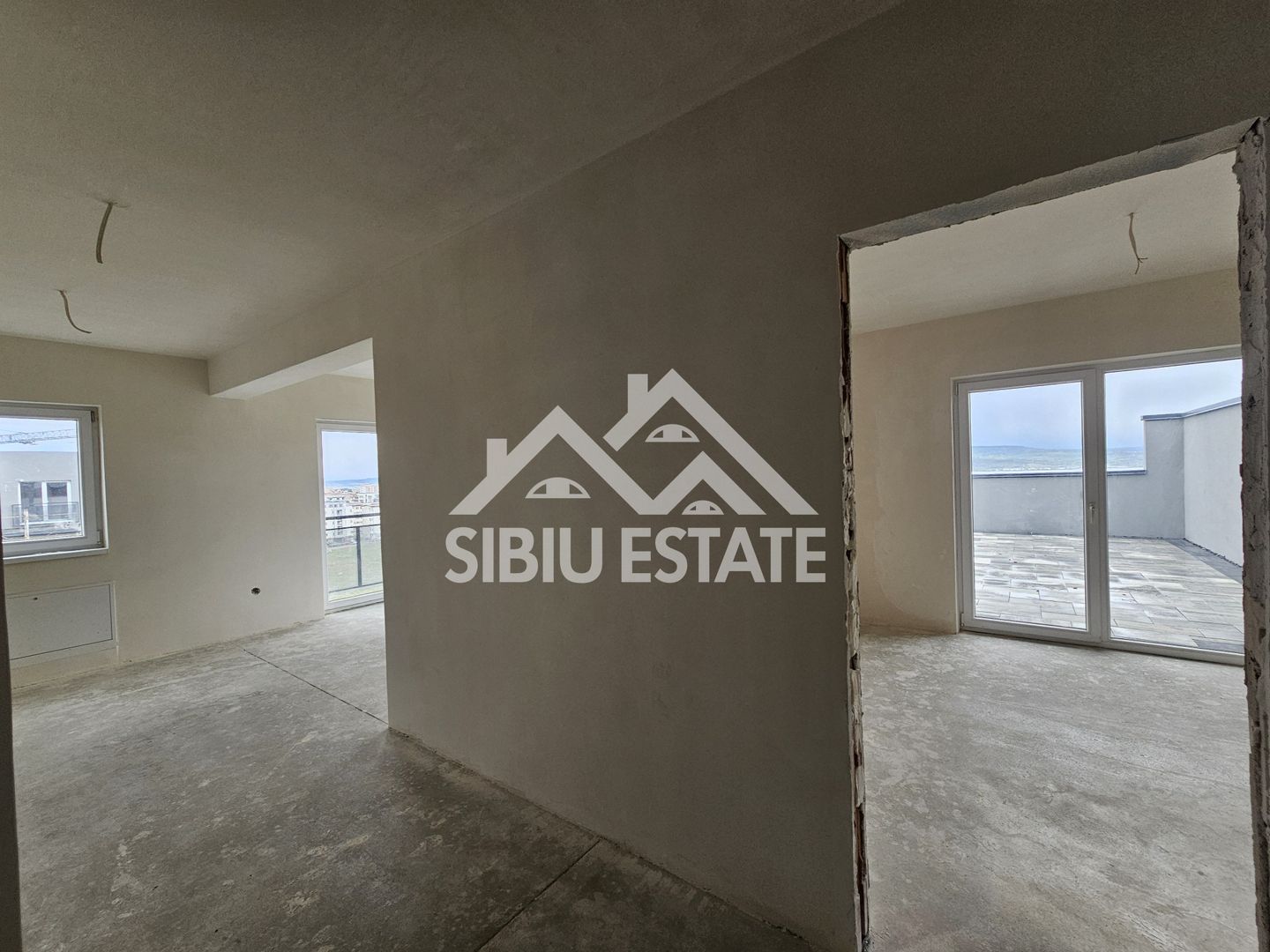 Penthouse Sibiu terasa mare vedere panoramica - Poză 10