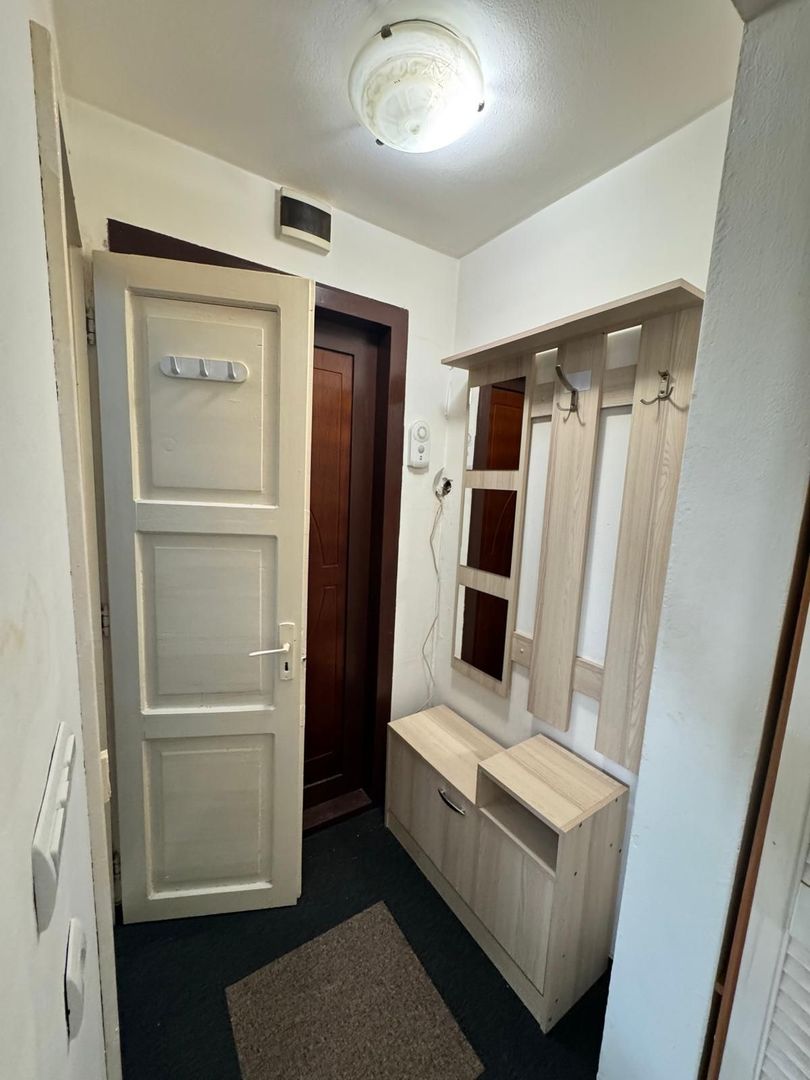 Garsoniera spatioasa situata la parter inalt in Vasile Aaron zona OMV - Poză 8