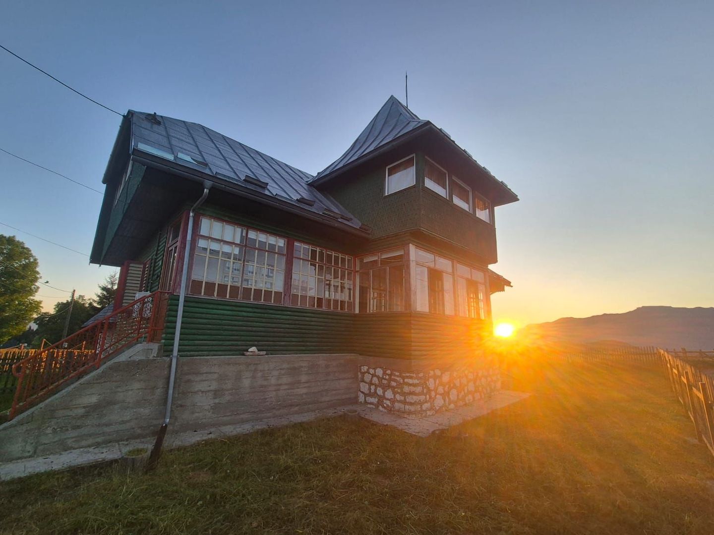 Exclusivitate- Casă rustică de închiriat în Fundata – Priveliște spectaculoasă - Poză 27