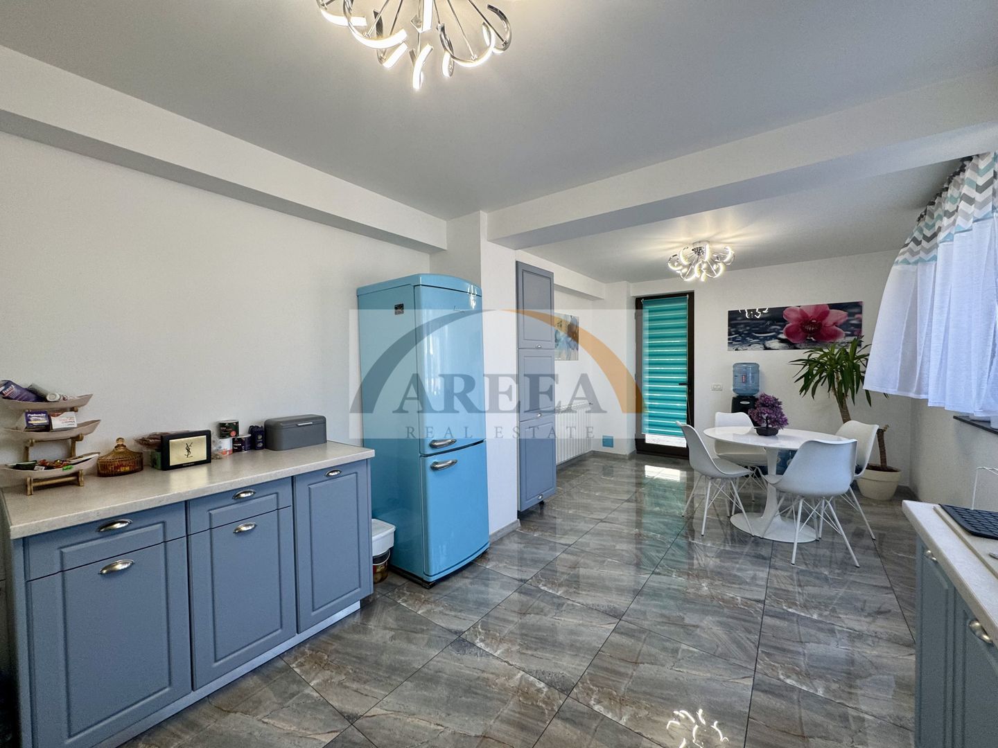 Berceni - VILĂ UNICAT, spațioasă, curte 1.000 mp, la 7 min metrou - Poză 9