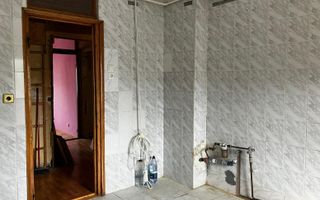 Apartament 3 camere decomandate si 2 bai, etaj intermediar - Poză 12